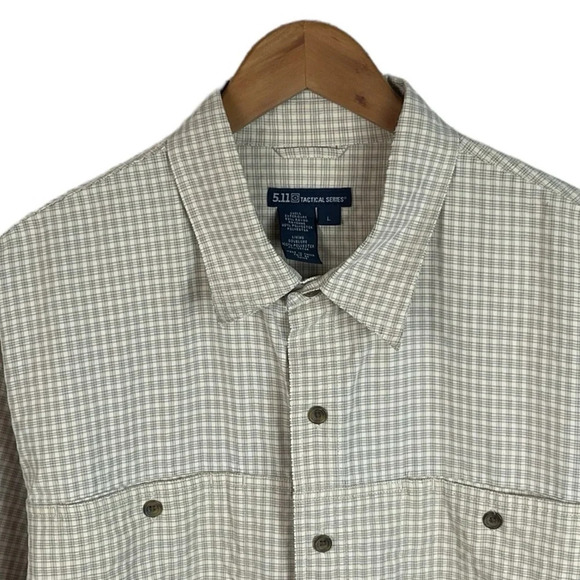 BF967 Men’s 5.11 Tactical Series plaid Short Sleeve Button Down Shirt L - Picture 3 of 5